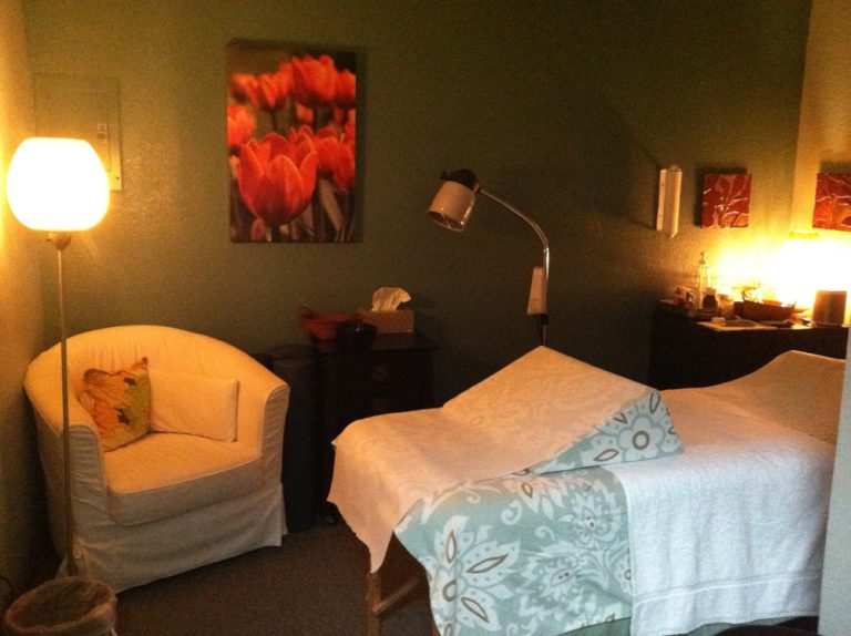 healing house treament room 2 1 768x574
