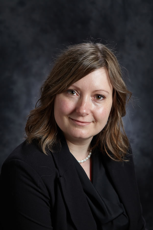 Dr Lynda Smith