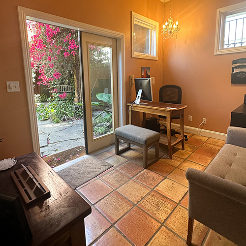 Front Desk-500×500